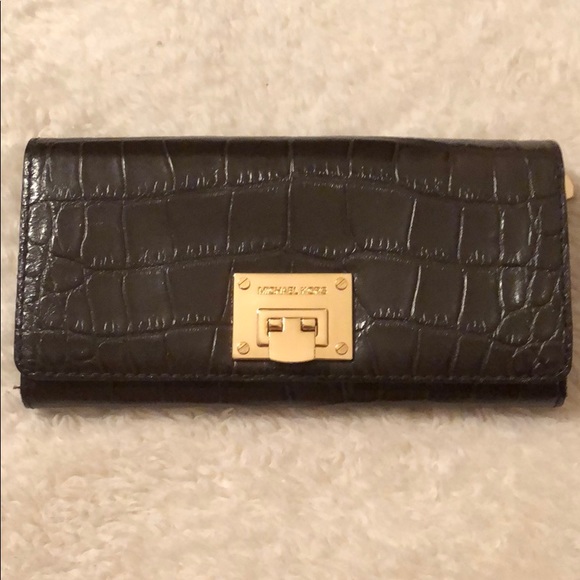 Michael Kors Astrid Croc Embossed Satchel & Wallet - Picture 3 of 8